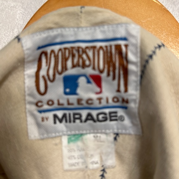 High quality NY Yankees Baseball Jersey #7, Size L - Picture 2 of 3